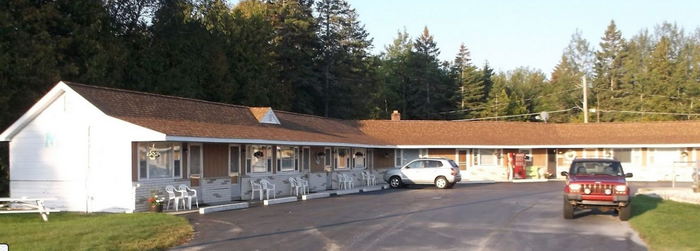 Presque Isles Huron Shore Motel (Presque Isle Motel) - From Web Listing (newer photo)